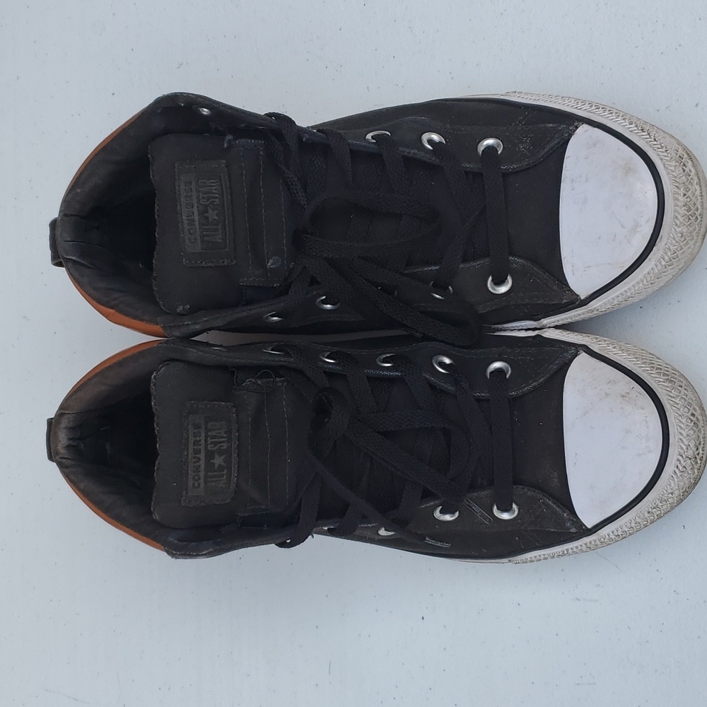 Sz11 Mens new style Converse used once to the beach.